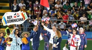 Dominicana desfila en Valledupar en el arranque de los Juegos Bolivarianos