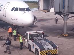 Asociación de aerolíneas anticipa alza en boletos por nuevas tasas aeroportuarias
