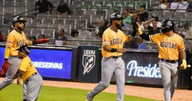 Águilas remontan y vencen a las Estrellas Águilas remontan y vencen a las Estrellas