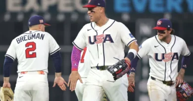 Estados Unidos supera a México 5-3 en ambiente electrizante