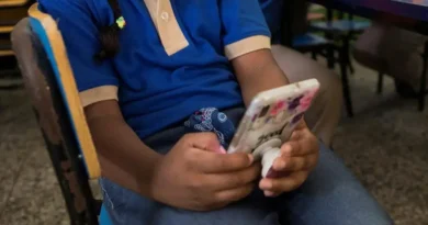ADP respalda regular celulares en las escuelas pero pide más tecnología y conectividad
