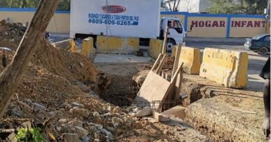 Trabajos inconclusos en la entrada de El Tamarindo afecta tránsito y actividad comercial