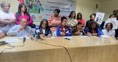 Gremios del sector salud exigen aumento salarial para personal administrativo y advierten protestas