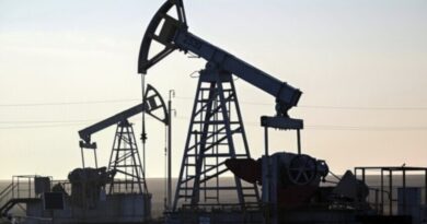 Crudo Brent escala a 115 dólares tras ataques de Yemen contra «Israel» Crudo Brent escala a 115 dólares tras ataques de Yemen contra «Israel»