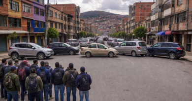 La «mala calidad» de la gasolina desata bloqueos de carreteras en Bolivia