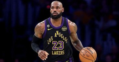 Lebron: paso en falso. Lebron: paso en falso.