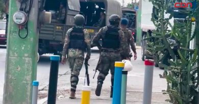 En Navarrete extienden por 24 horas el paro ante falta de respuesta oficial En Navarrete extienden por 24 horas el paro ante falta de respuesta oficial