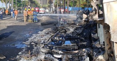 Mueren dos personas al estallar camion de combustibles en el Malecón de Santo Domingo Mueren dos personas al estallar camion de combustibles en el Malecón de Santo Domingo