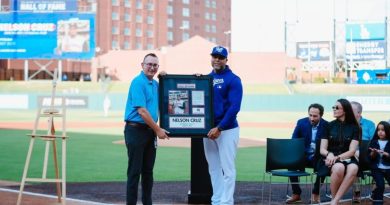 Nelson Cruz es exaltado al Salón de la Fama del Béisbol Triple-A de Oklahoma City Nelson Cruz es exaltado al Salón de la Fama del Béisbol Triple-A de Oklahoma City
