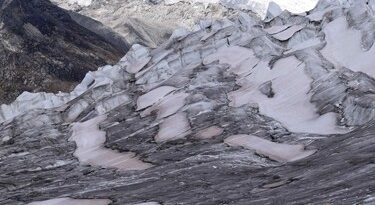 Perú tiene 58 lagunas con riesgo «muy alto» de desborde, muchas por deshielo de glaciares Perú tiene 58 lagunas con riesgo «muy alto» de desborde, muchas por deshielo de glaciares