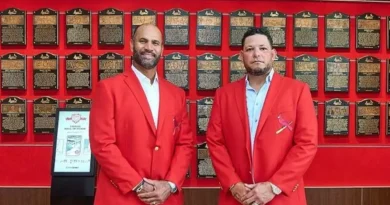 Yadier Molina y Albert Pujols son exaltados al Salón de la Fama de los Cardenales Yadier Molina y Albert Pujols son exaltados al Salón de la Fama de los Cardenales