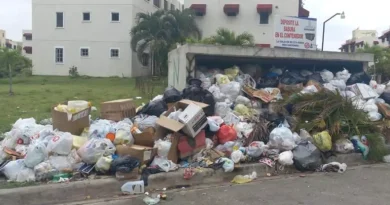 Moradores de Pantoja denuncian falta de agua y acumulación de basura