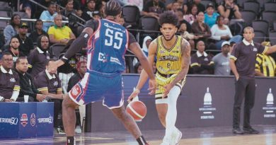 Carrasco, Suero y Wright conducen triunfo de Rafael Barias sobre San Lázaro Carrasco, Suero y Wright conducen triunfo de Rafael Barias sobre San Lázaro