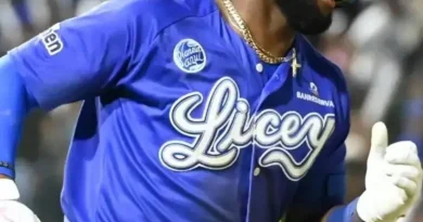 Licey pega 14 imparables y domina a las Águilas Licey pega 14 imparables y domina a las Águilas