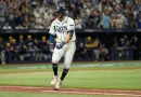 Los Rays respiran en la Serie Mundial, rescatan triunfo en extra innings